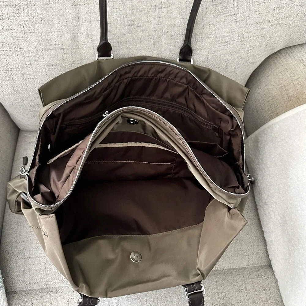 Tumi Large Voyageur Tote bag, Business bag. Water and stain resistant coating - Picture 3 of 7